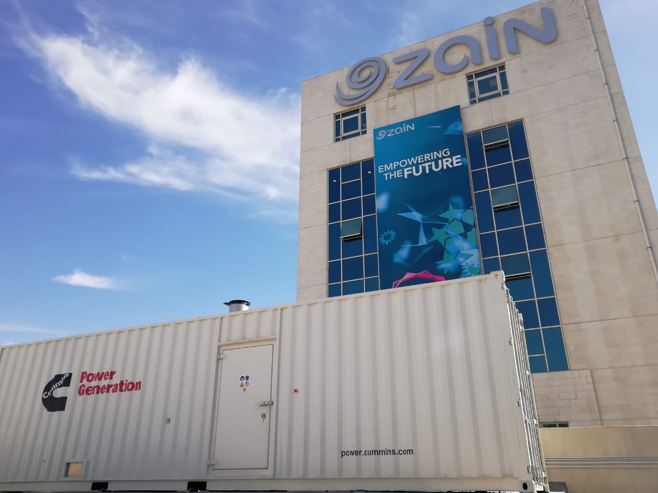 A Cummins C1675D5 generator set installed inside a 40’ sound-attenuated PowerBox container provides 1,500 kVA of reliable backup power for Zain's headquarters in Amman.