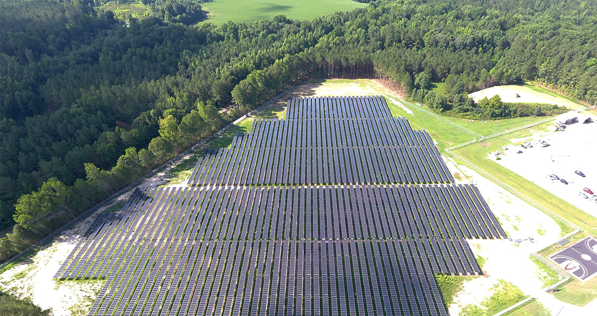 Druhá největší solární farma společnosti Cummins žije v továrně Rocky Mount Engine