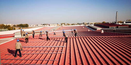 Work on the solar array at the Beijing Foton Cummins Engine Plant