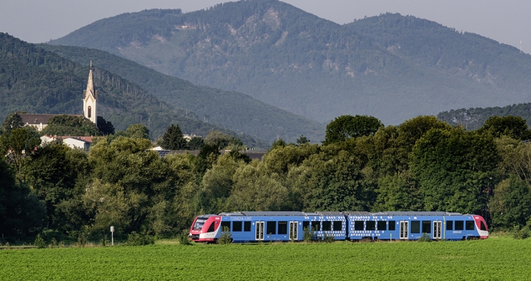 Cummins-powered hydrogen fuel cell trains heading further down the track in Austria