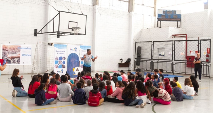 Students learning about Cummins