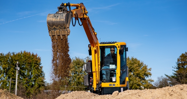 Cummins HCE Electric Mini Excavator