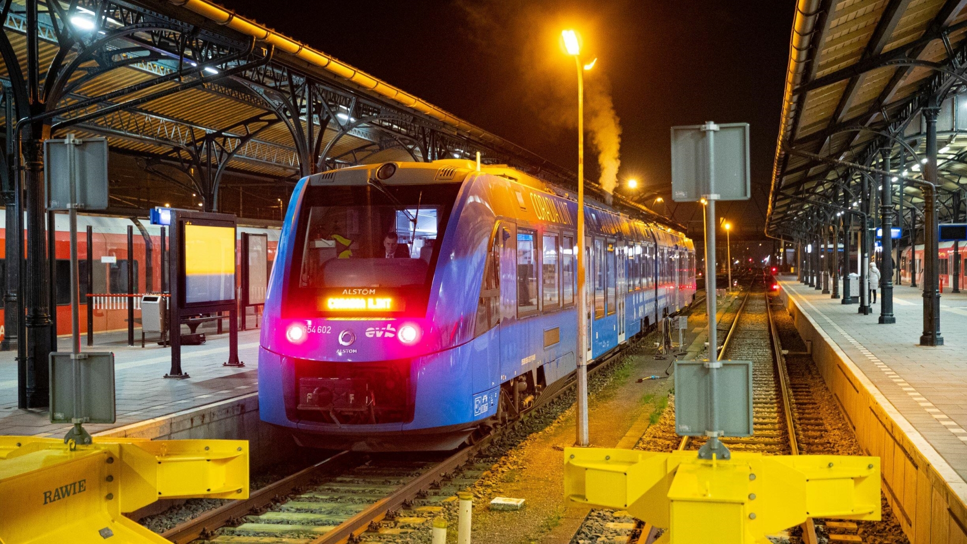 Cummins' technology is helping to power the world's first hydrogen powered passenger train. (Photo copyright Alstom/Reme Frampe) Cummins' technology is helping to power the world's first hydrogen powered passenger train. (Photo copyright Alstom/Reme Frampe))