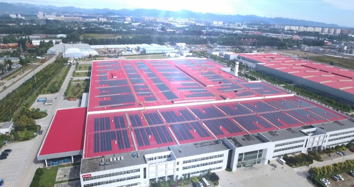 The Beijing Foton Cummins Engine Plant (above) in Beijing, China, is the largest of Cummins’ 12 completed solar installations. Work will begin soon on the plant’s second building (upper right).