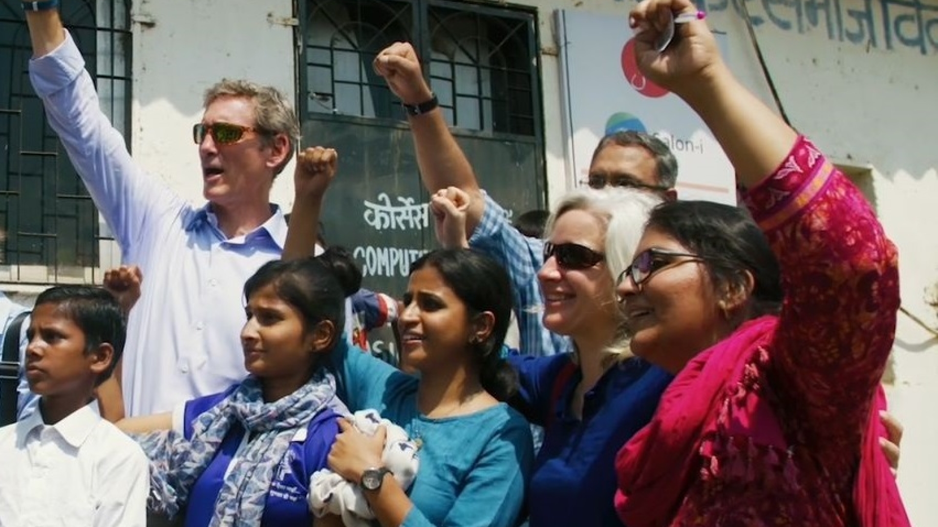 Cummins Chairman and CEO Tom Linebarger (second from left) visits with Cummins Powers Women participants in India.
