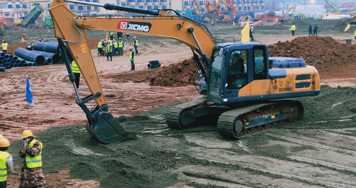 An excavator powered by a Cummins engine helps build one of the emergency hospitals to fight COVID-19 in Wuhan. An excavator powered by a Cummins engine helps build one of the emergency hospitals to fight COVID-19 in Wuhan.