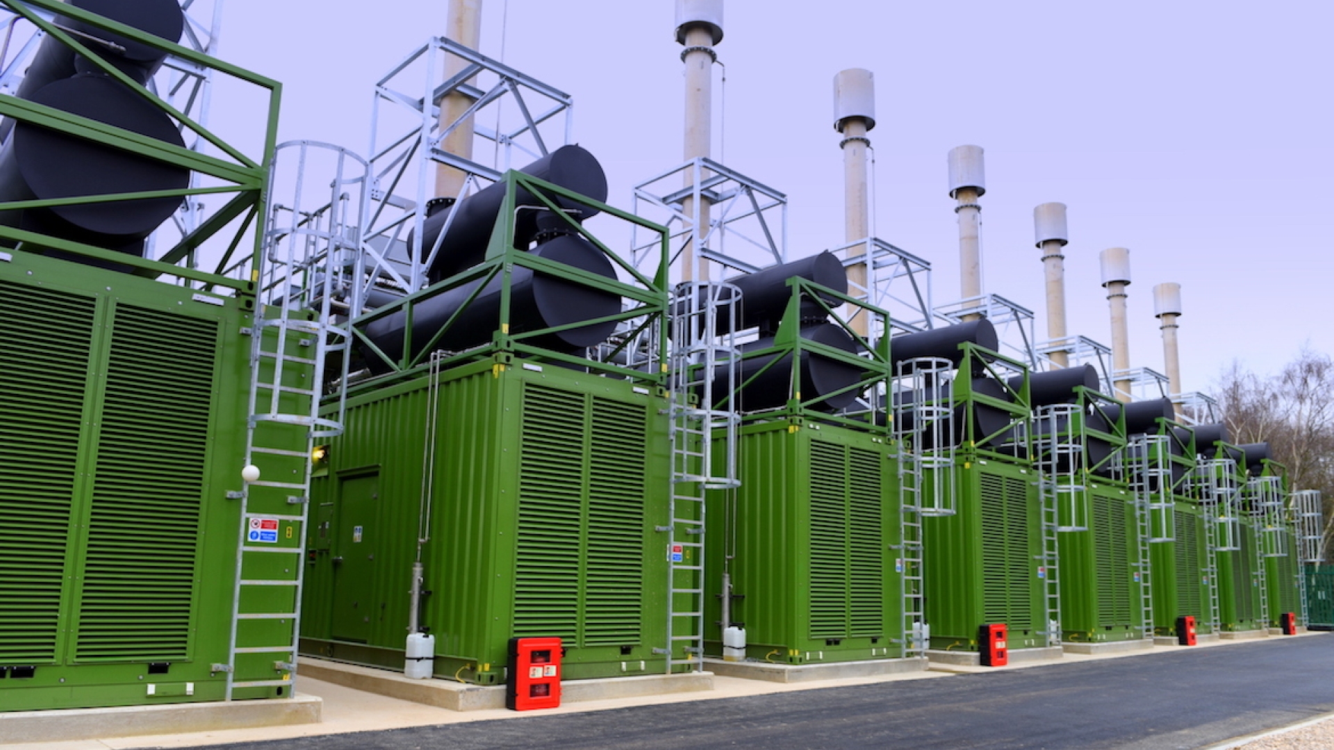 Cummins equipped a UK site with C2000 N5C gas generators How Cummins equipped a UK site with C2000 N5C gas generators is the subject of a new video