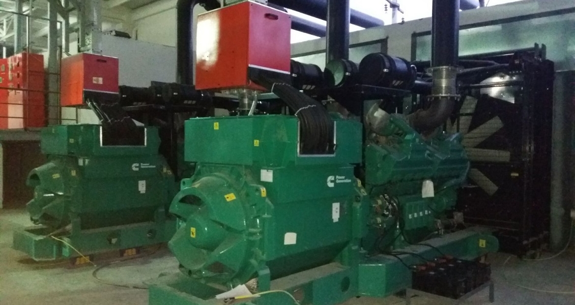 To meet continuous production and workflow demand, Cummins Turkey provided the emergency standby power solution for the Baştürk Glass Factory with 2 x C2500 D5A diesel generator sets.