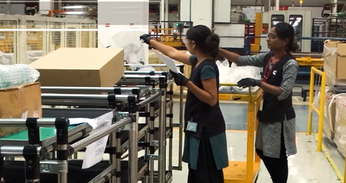 In lineside kitting, parts are kitted to each individual assembly station, promoting just-in-time delivery, increased space utilization and enhanced quality control. In lineside kitting, parts are kitted to each individual assembly station, promoting just-in-time delivery, increased space utilization and enhanced quality control.