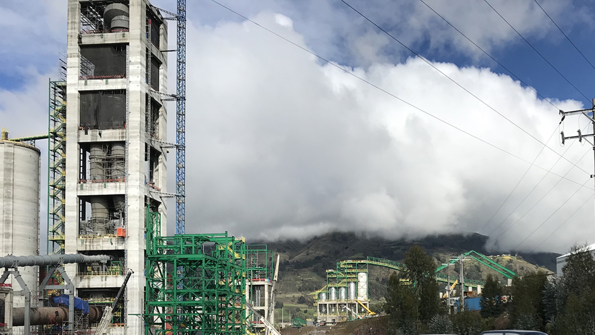 Cummins global footprint came to light in the UCEM Chimborazo project, with the sale made by Cummins Spain and installation and commissioning carried out in Ecuador. Cummins global footprint came to light in the UCEM Chimborazo project, with the sale made by Cummins Spain and installation and commissioning carried out in Ecuador.