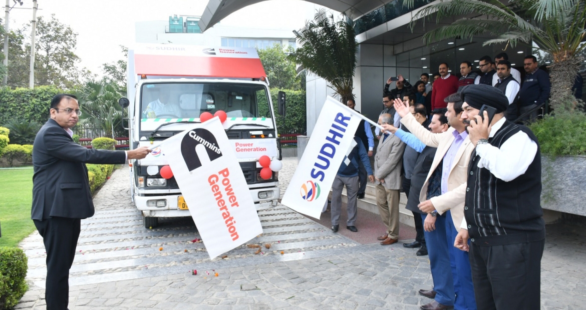Mr. Manoj Nair, Power Generation Business Leader, Cummins India Ltd, along with the teams from Cummins and Sudhir Power Ltd. flagging off the roadshow