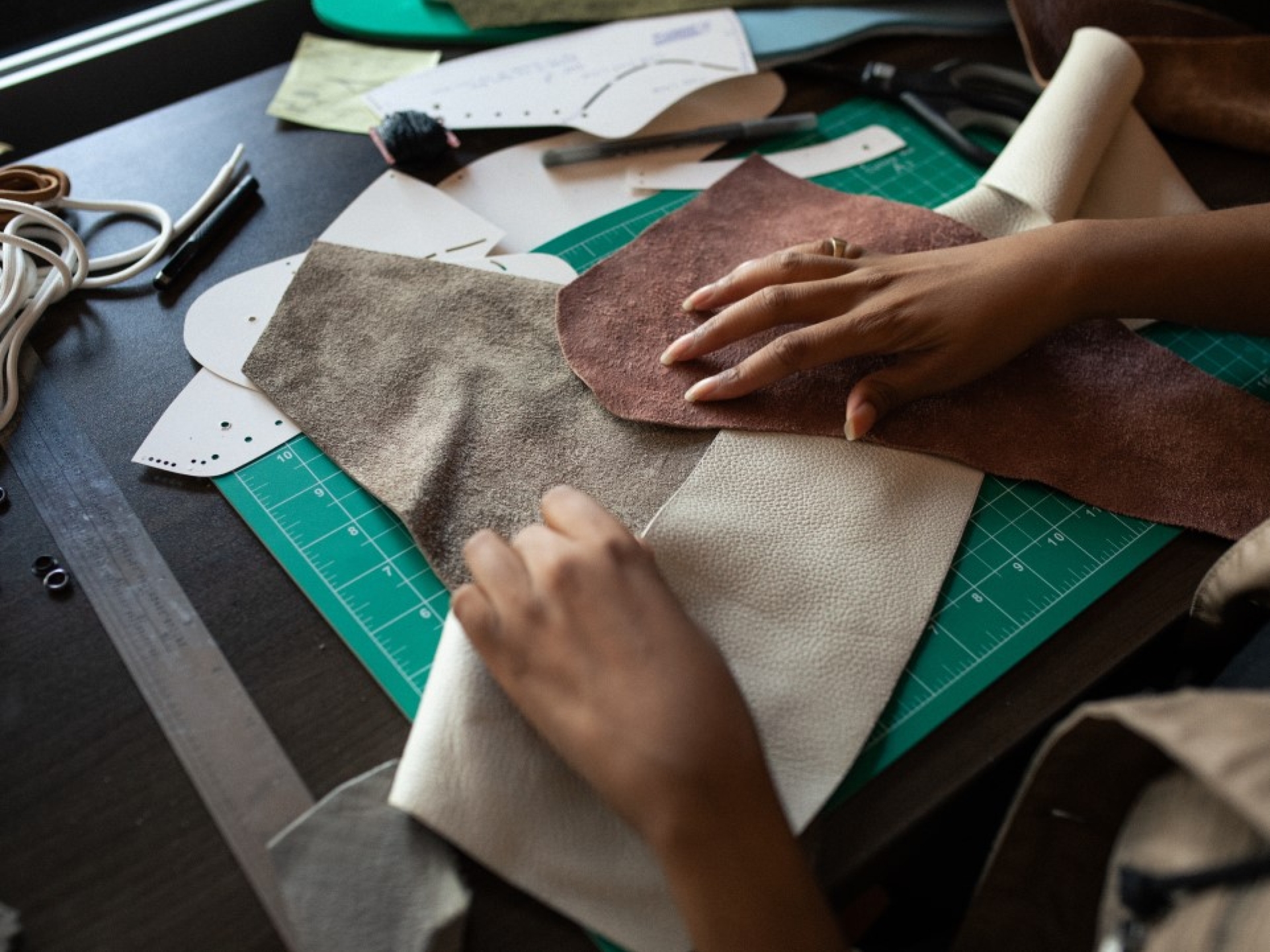 Different options of materials for a shoe