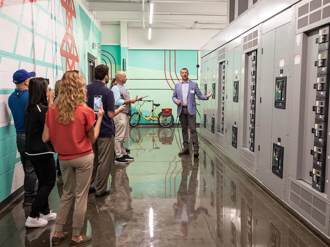 Vistors in Power Integration Center