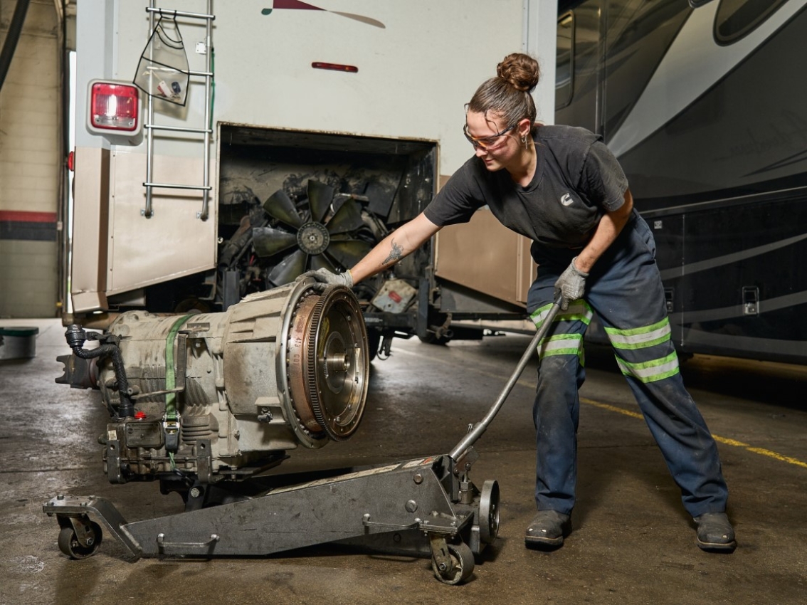Cummins tech working on clutch