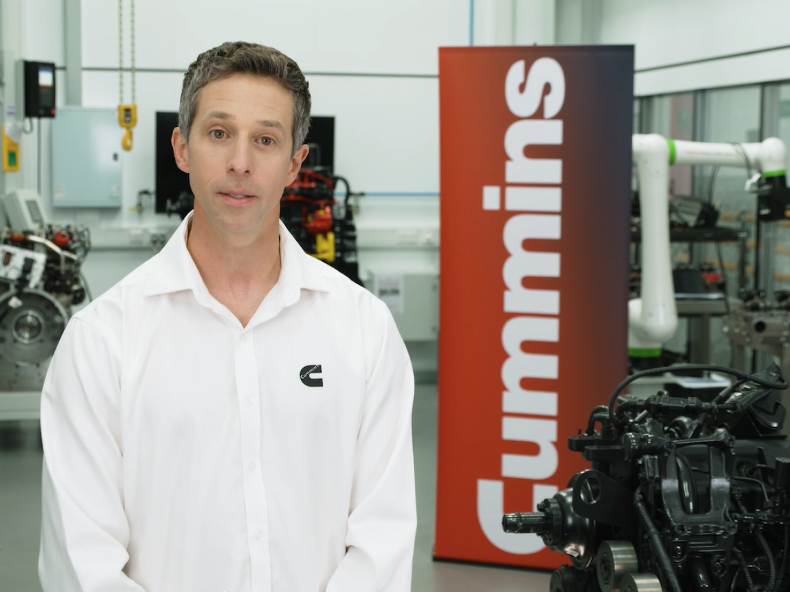 engineer explaining about f4.5 structural engine