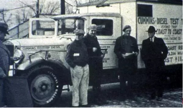 Truck with people from 1920s