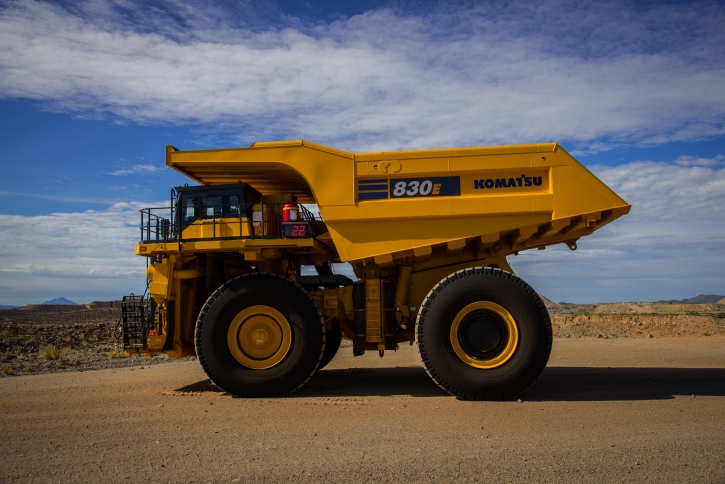 komatsu mining truck